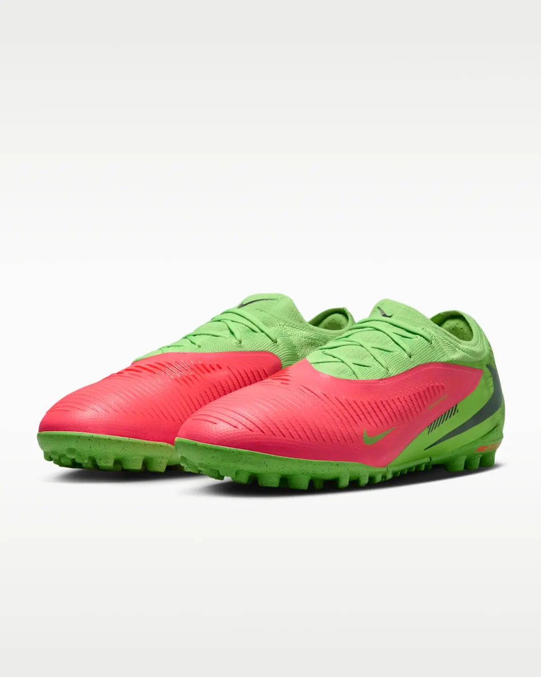 Бутси Nike Phantom 6 Low Elite FG IH1778-900 купити, ціни в Києві